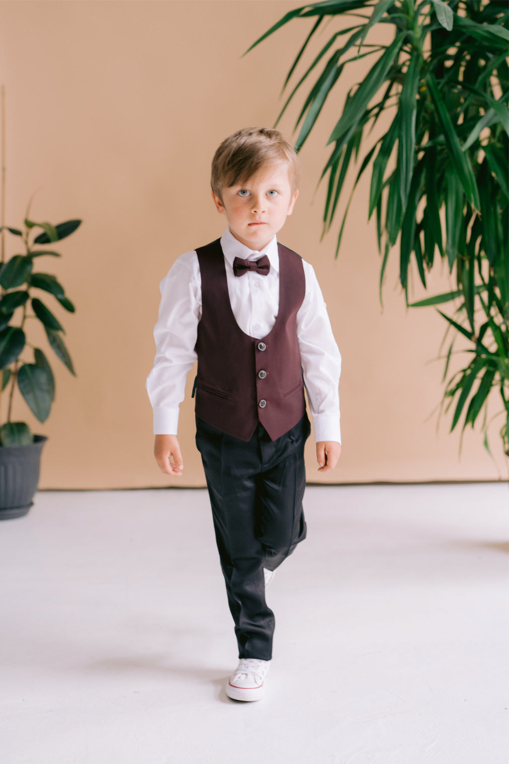 Traje rojo de 5 piezas para niño