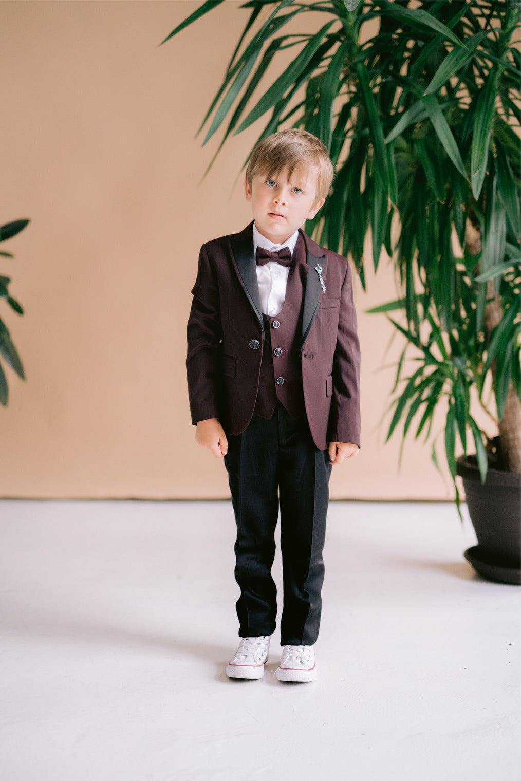 Traje rojo de 5 piezas para niño