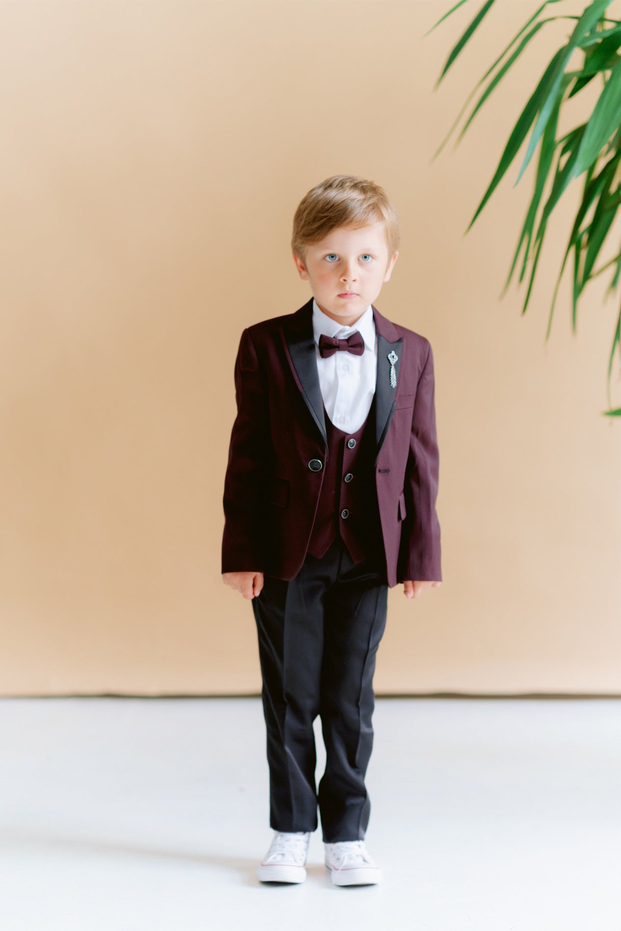 Traje rojo de 5 piezas para niño