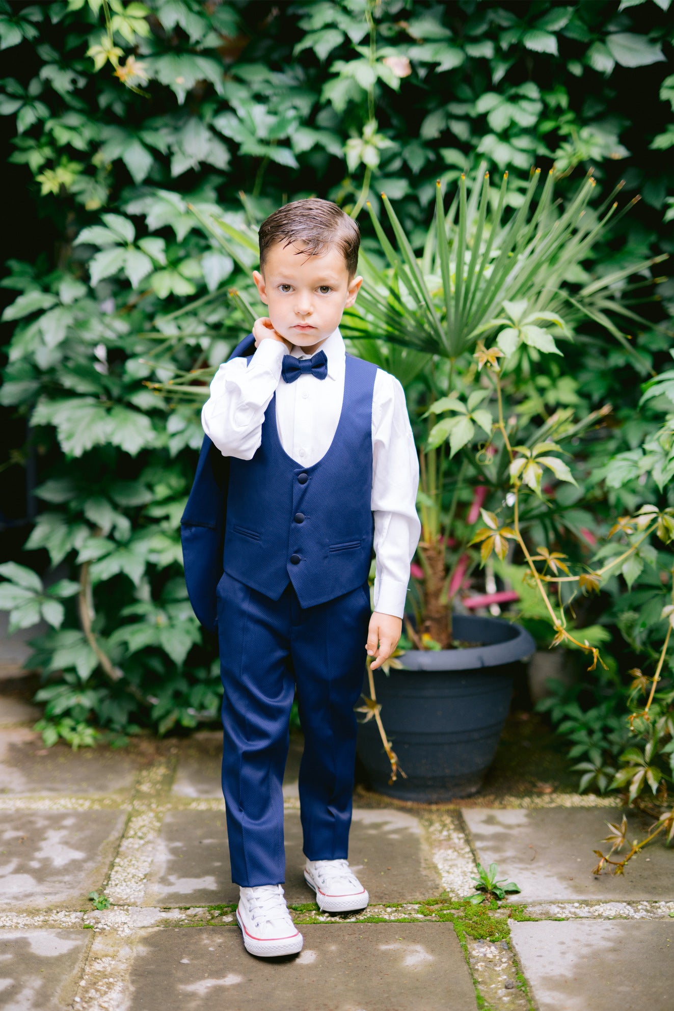 Traje azul marino de 5 piezas para niño