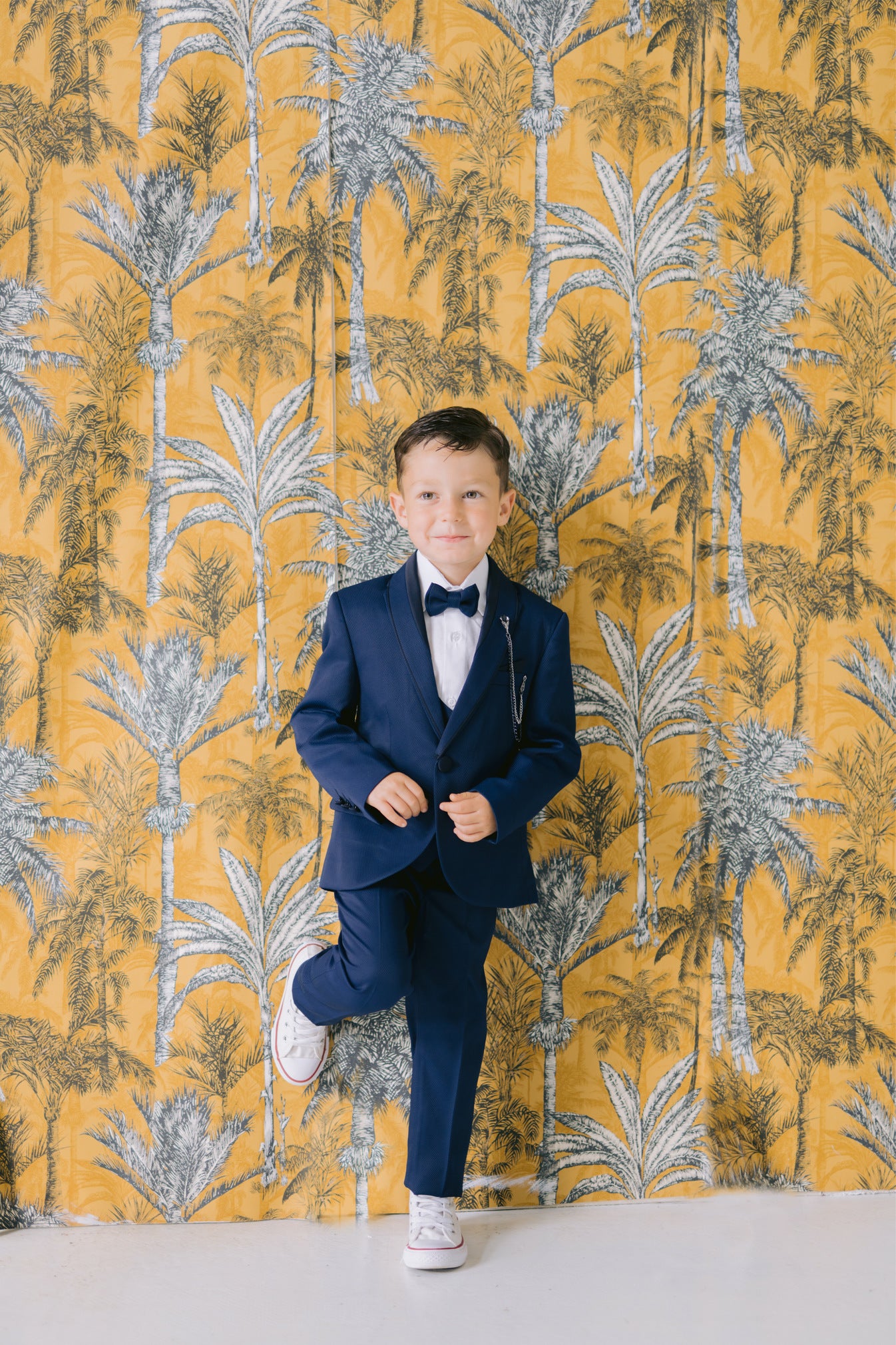 Traje azul marino de 5 piezas para niño