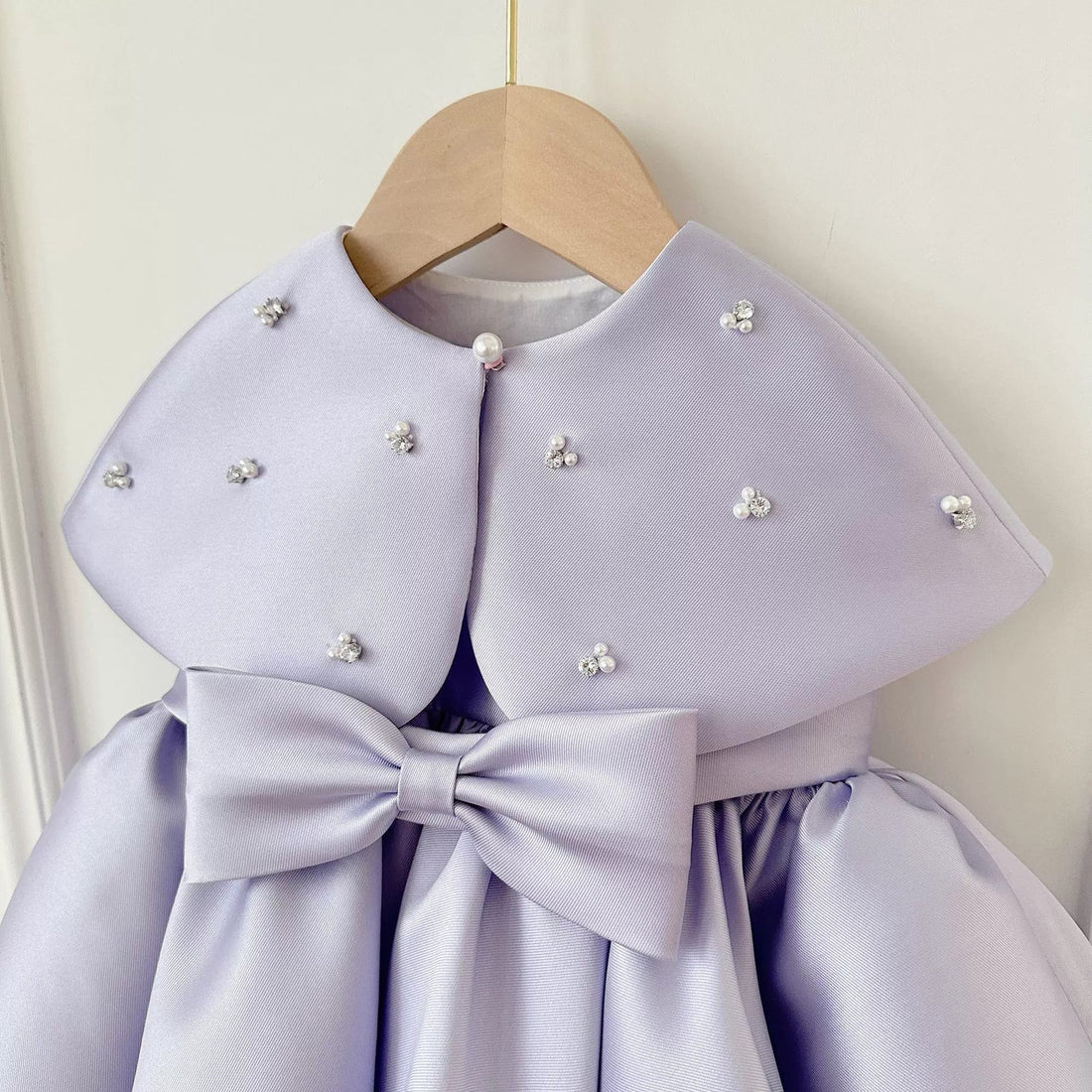 Quinn Elegant Lilac Gown – Premium Mikado Taffeta with Detachable Cape Collar and Hand-Stitched Pearls
