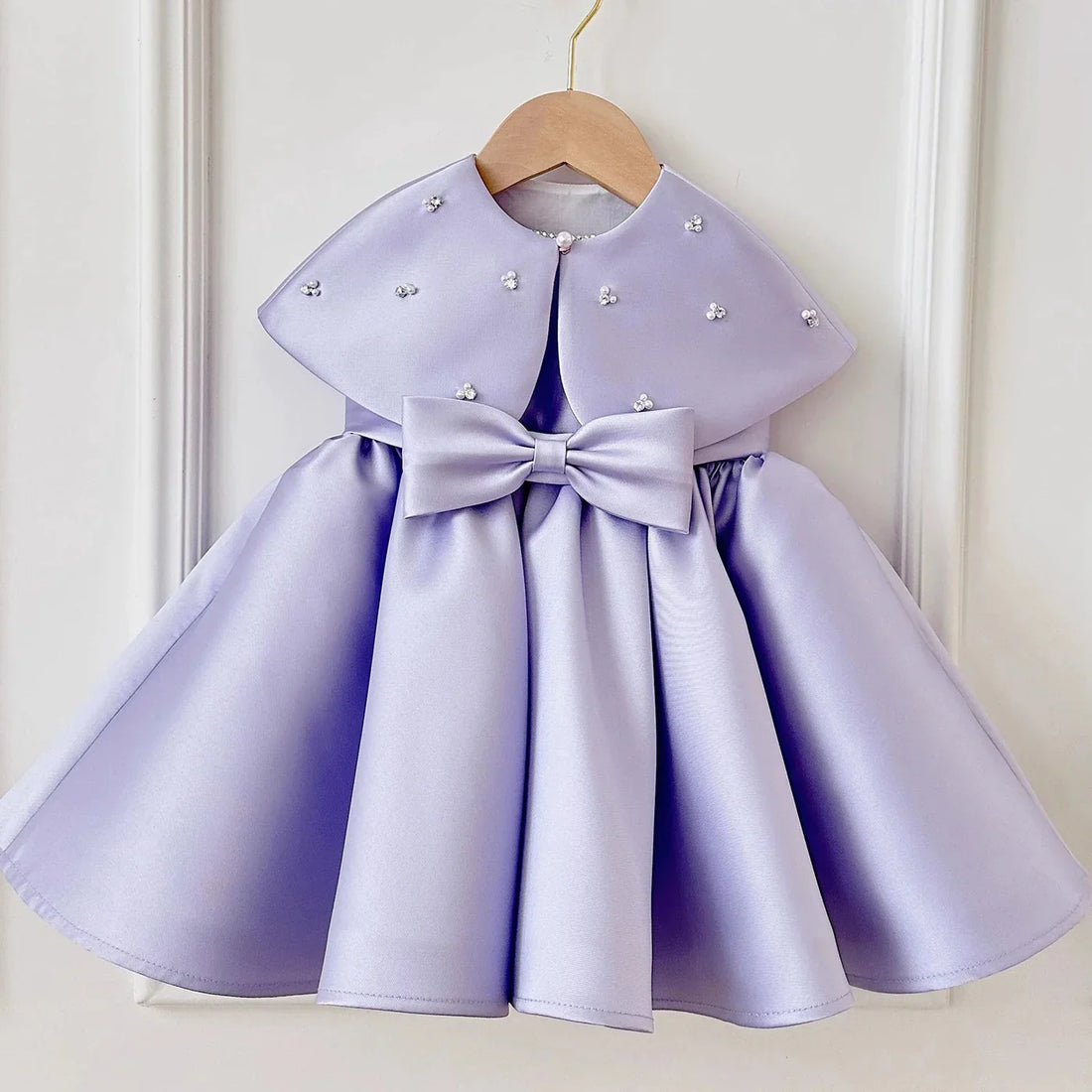 Quinn Elegant Lilac Gown – Premium Mikado Taffeta with Detachable Cape Collar and Hand-Stitched Pearls